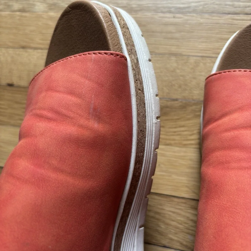 Adrienne Vittadini Sport Provence Slip on Sandal Red Orange Tan Womens 9.5M Chic
